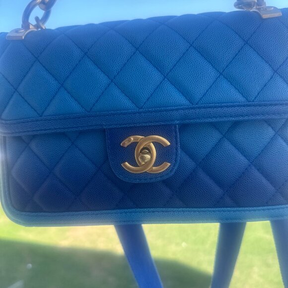 Chanel Blue Caviar leather crossbody bag - Picture 4 of 7